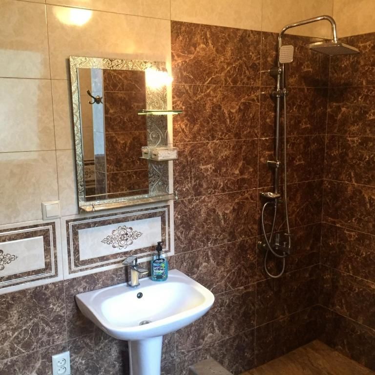 Гостевой дом Guest House on Tamar mepe 3 Степанцминда-24